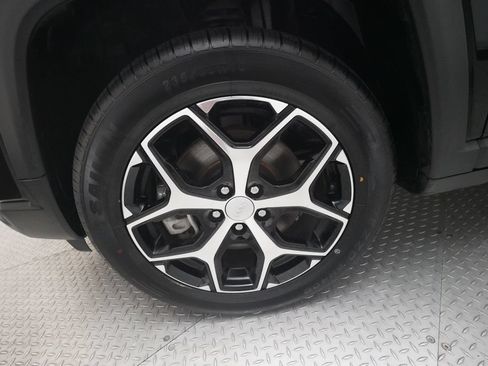 Used 2024 Jeep Compass Latitude AWD/4WD image 26