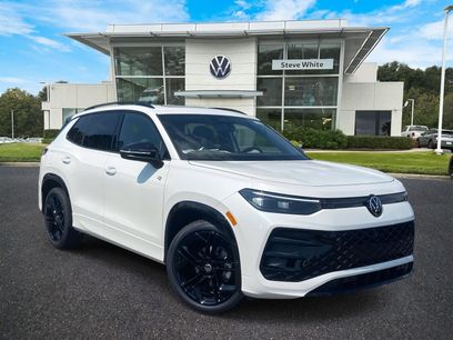 New 2025 Volkswagen Tiguan SE R-Line