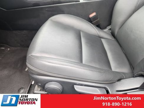 Used 2024 MAZDA MAZDA3 s FWD image 24