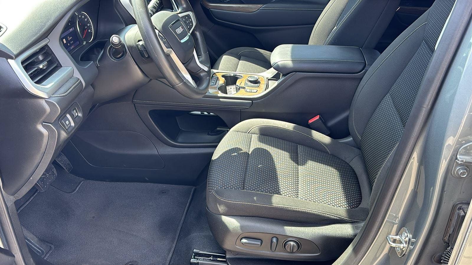 Certified 2023 GMC Acadia SLE w/ Driver Convenience Package FWD image 13