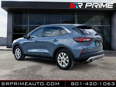Used 2024 Ford Escape Active image 2