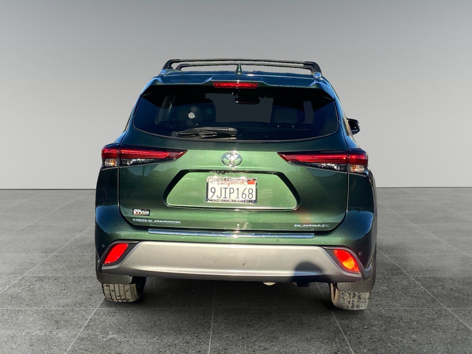 Used 2023 Toyota Highlander Platinum FWD image 4