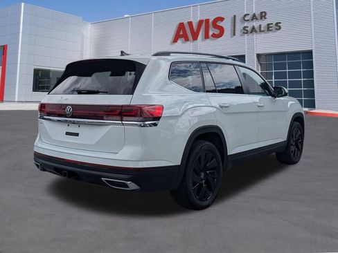 Used 2025 Volkswagen Atlas SE FWD image 6