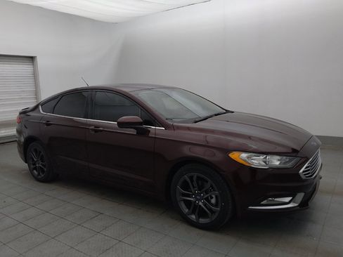 Used 2018 Ford Fusion SE w/ Equipment Group 201A FWD image 11