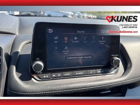 Used 2024 Nissan Rogue SV image 35