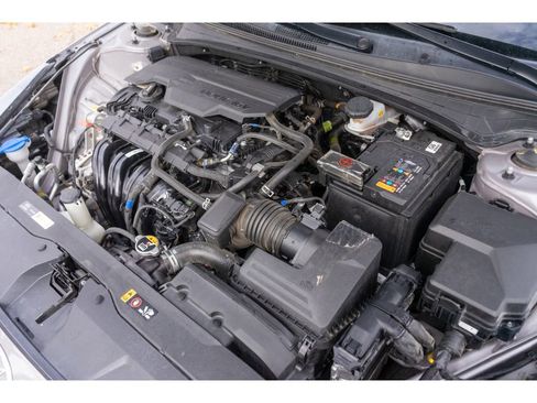 Used 2023 Hyundai Elantra SEL w/ Convenience Package image 28