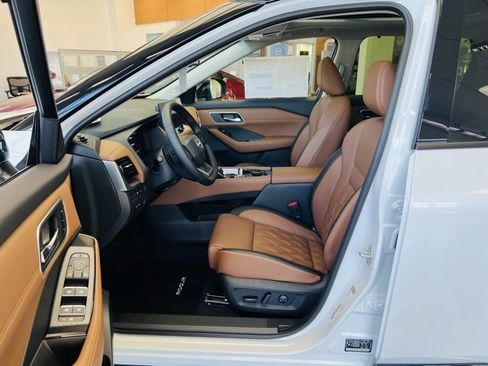 New 2026 Nissan Rogue Platinum image 24