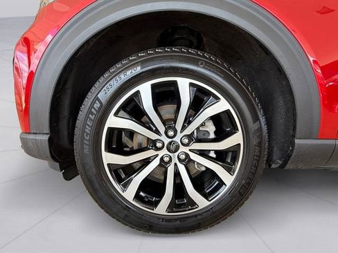 Used 2025 Ford Explorer ST-Line image 9