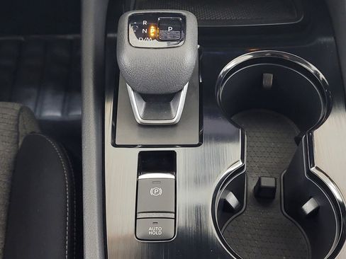 Used 2023 Nissan Rogue SV image 16