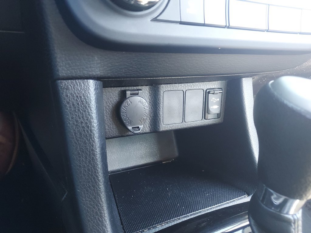 Used 2014 Toyota Corolla LE FWD image 18