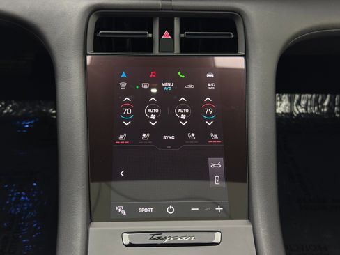 Used 2022 Porsche Taycan image 34