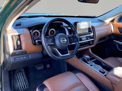 Used 2024 Nissan Pathfinder Platinum image 12