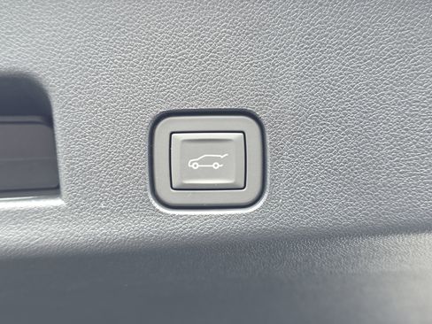 New 2026 Chevrolet Traverse LT w/ Sun and Wheel Package image 9