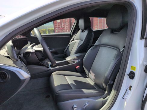 Used 2024 Lucid Air Touring image 16