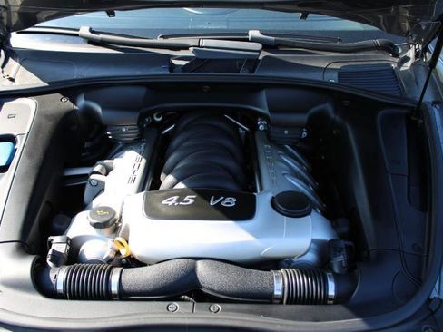 Used 2005 Porsche Cayenne S image 18