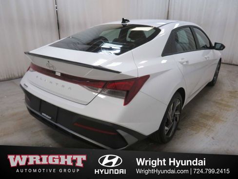 Certified 2025 Hyundai Elantra Sport image 6