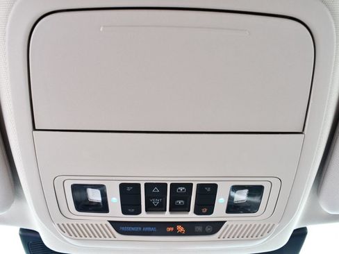 Used 2022 Ford Explorer XLT w/ Equipment Group 202A AWD/4WD image 34
