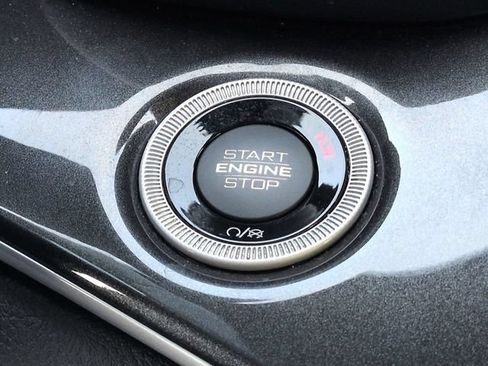 Certified 2022 Jeep Grand Cherokee L Laredo RWD image 31