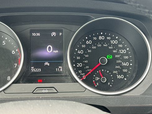 Used 2020 Volkswagen Tiguan SE w/ Panoramic Sunroof Package image 23