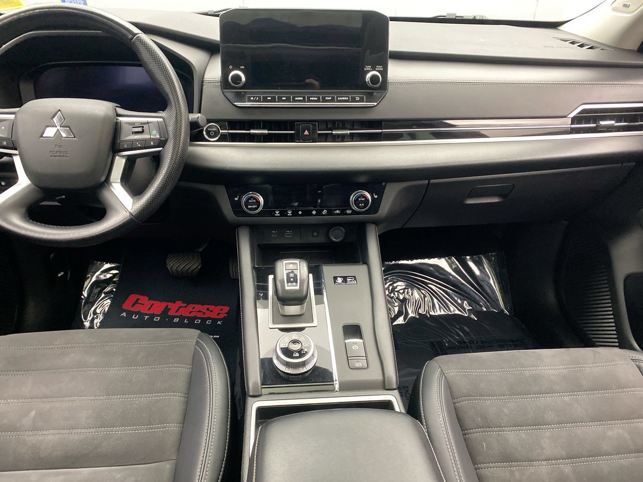 Used 2023 Mitsubishi Outlander SE AWD/4WD image 21