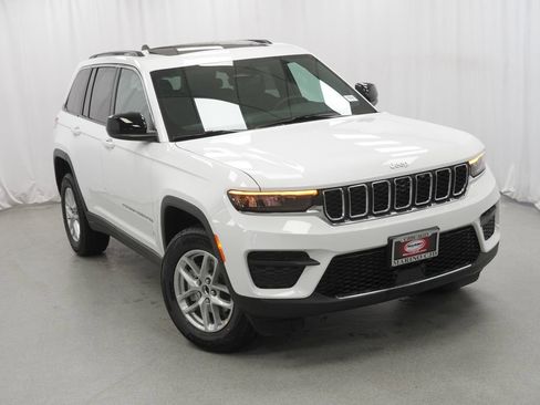 New 2026 Jeep Grand Cherokee Laredo AWD/4WD image 8