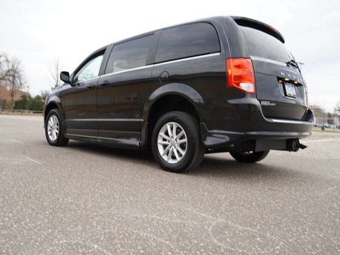Used 2018 Dodge Grand Caravan SXT image 13