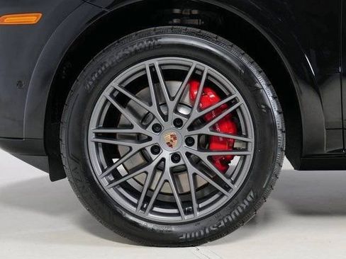 New 2026 Porsche Cayenne GTS AWD/4WD image 33