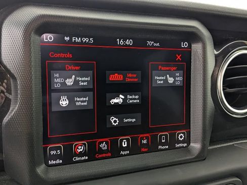 Used 2021 Jeep Wrangler Unlimited Sahara AWD/4WD image 24