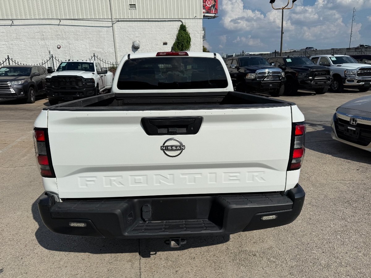 Used 2022 Nissan Frontier S RWD image 5