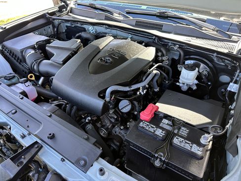 Used 2023 Toyota Tacoma Trail Special Edition w/ Trail Edition image 17