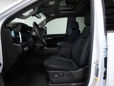 New 2025 GMC Sierra 2500 Denali w/ Denali Reserve Package image 32