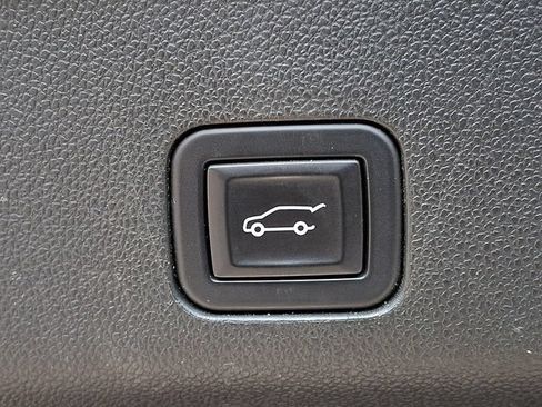 Used 2024 GMC Yukon Denali AWD/4WD image 28