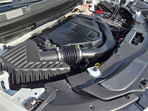 Used 2025 GMC Acadia Elevation image 24