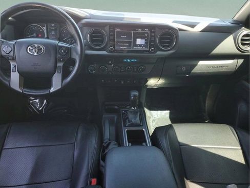 Used 2023 Toyota Tacoma TRD Sport w/ Technology Package image 9