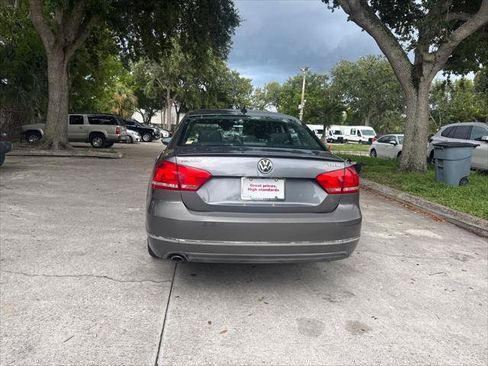 Used 2012 Volkswagen Passat TDI SE FWD image 8