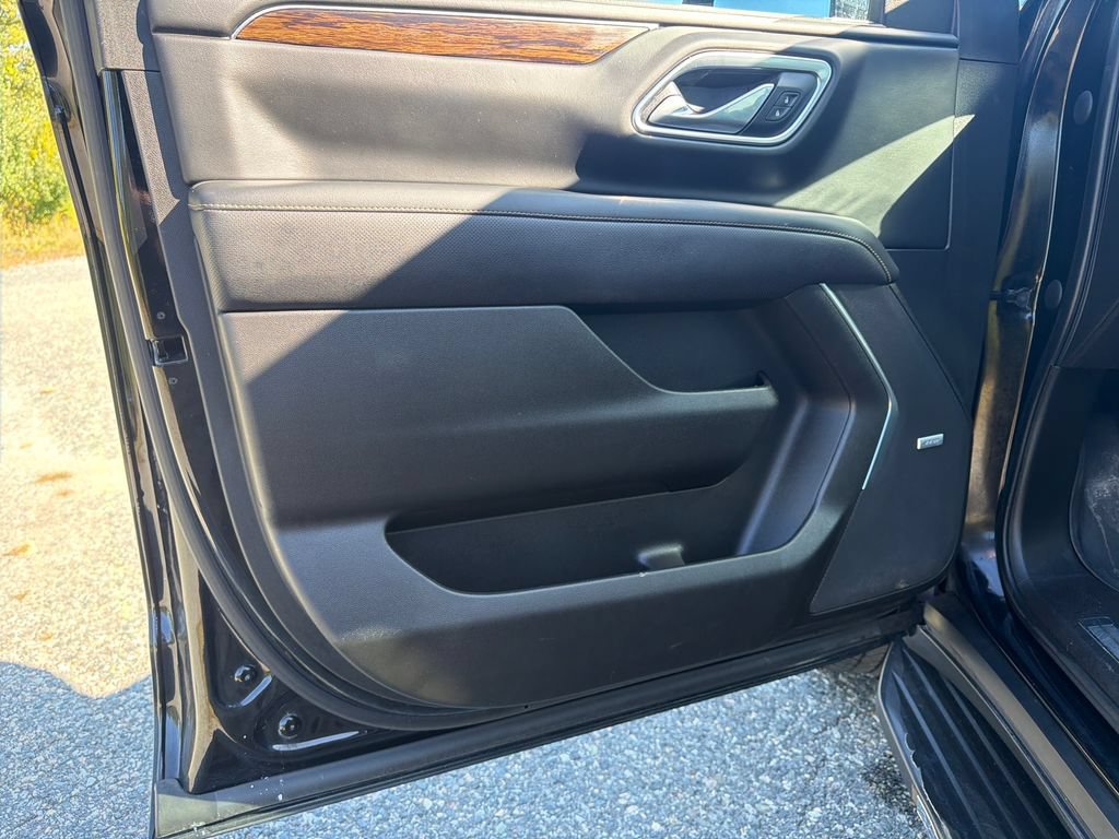 Used 2021 Chevrolet Suburban Premier AWD/4WD image 11