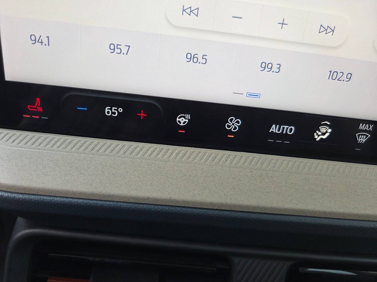 Used 2025 Ford Maverick Lariat AWD/4WD image 11