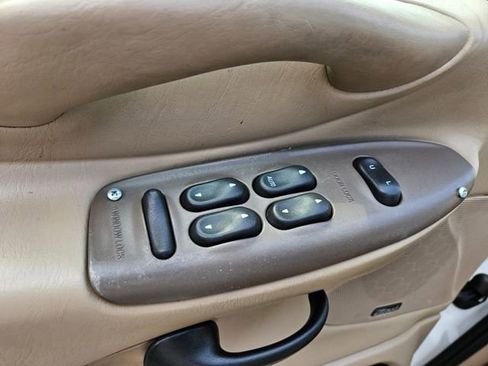 Used 1999 Ford Expedition XLT image 15