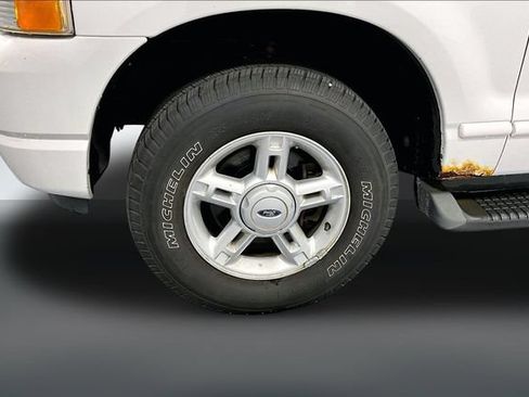 Used 2005 Ford Explorer XLT AWD/4WD image 24