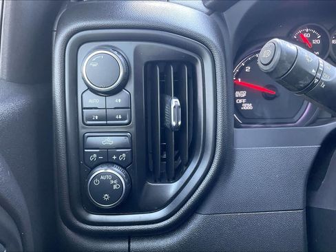 Certified 2024 Chevrolet Silverado 1500 Custom Trail Boss w/ Turbomax Blackout Package AWD/4WD image 33