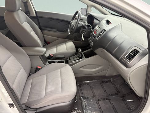 Used 2017 Kia Forte LX FWD image 18