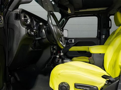 Used 2019 Jeep Wrangler Unlimited Sahara image 21