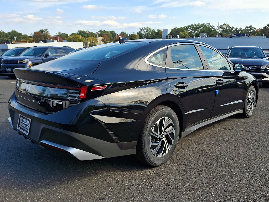New 2026 Hyundai Sonata Blue FWD image 4