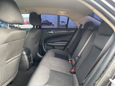Used 2023 Chrysler 300 Touring image 5