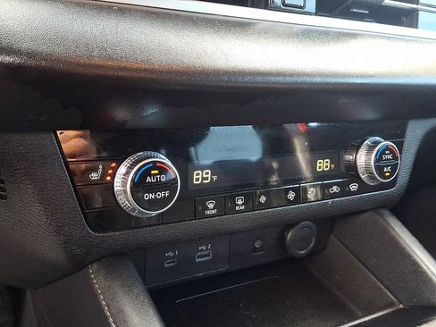 Used 2024 Mitsubishi Outlander SE image 18