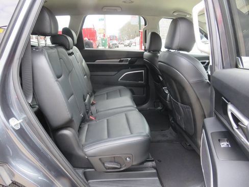 Used 2020 Kia Telluride LX AWD/4WD image 22