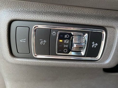 Used 2023 Lincoln Corsair Reserve image 22