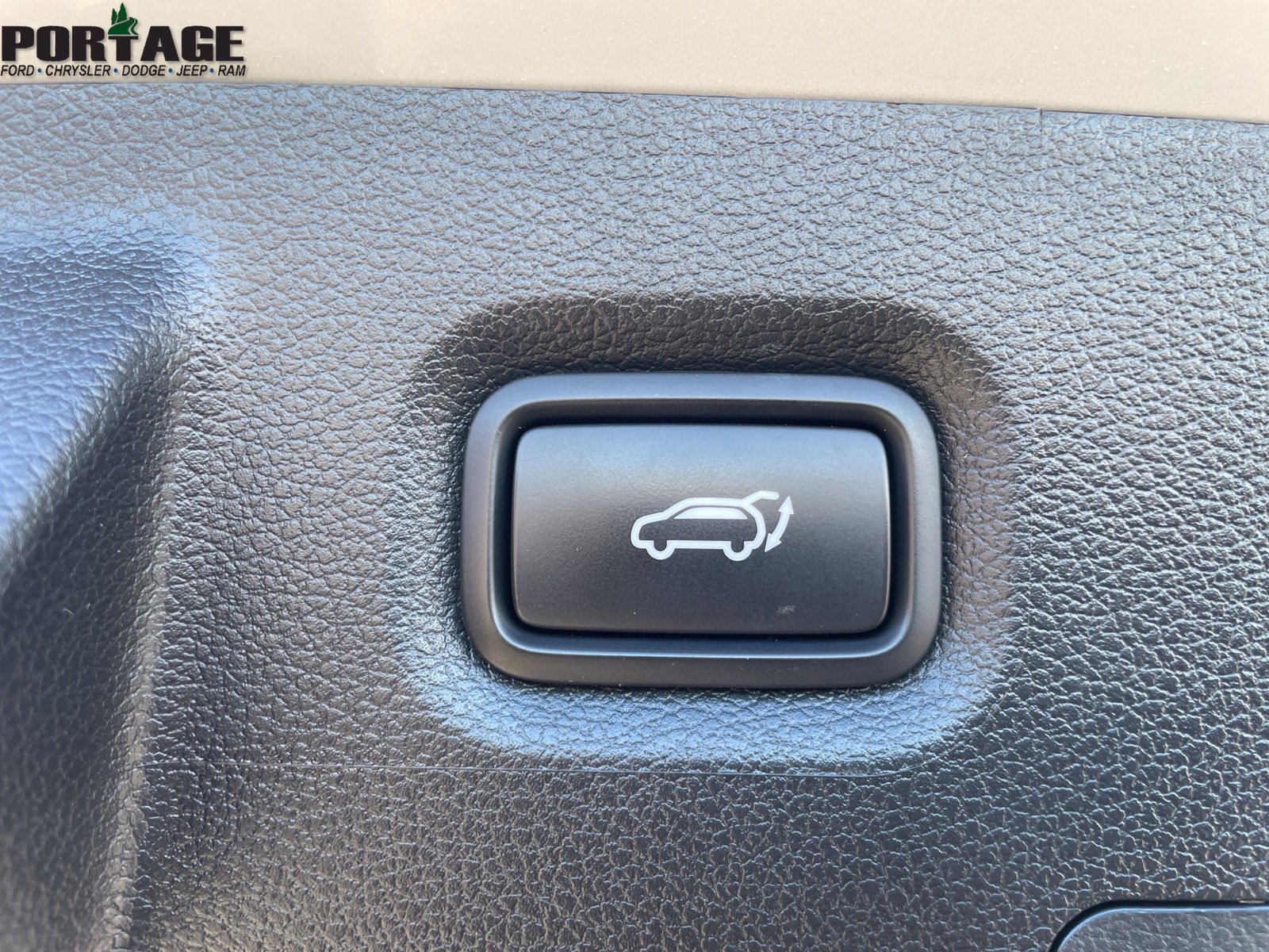 Used 2023 Hyundai Santa Fe Calligraphy AWD/4WD image 9