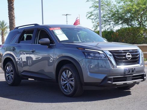 Certified 2025 Nissan Pathfinder SV AWD/4WD image 4