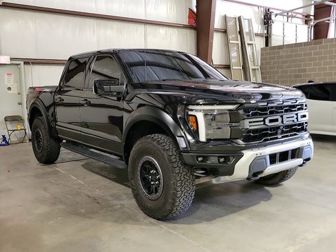 Used 2025 Ford F150 Raptor AWD/4WD image 4